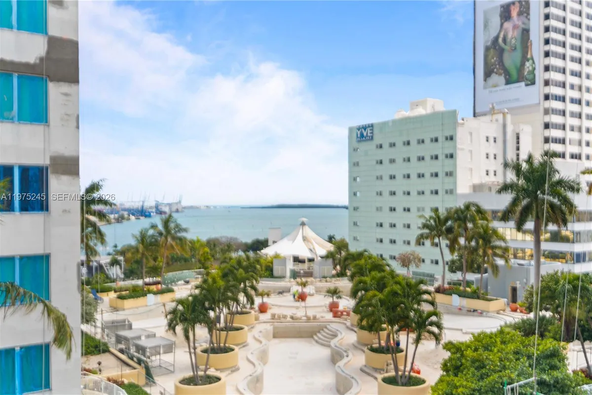 244 Biscayne Blvd # 2410, Miami FL 33132