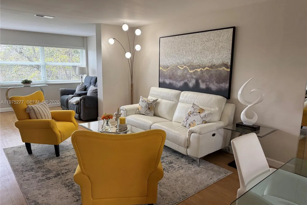 9310 Sunrise Lakes Blvd # 304, Sunrise FL 33322