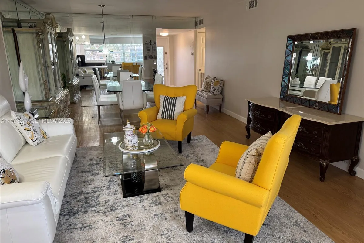 9310 Sunrise Lakes Blvd # 304, Sunrise FL 33322