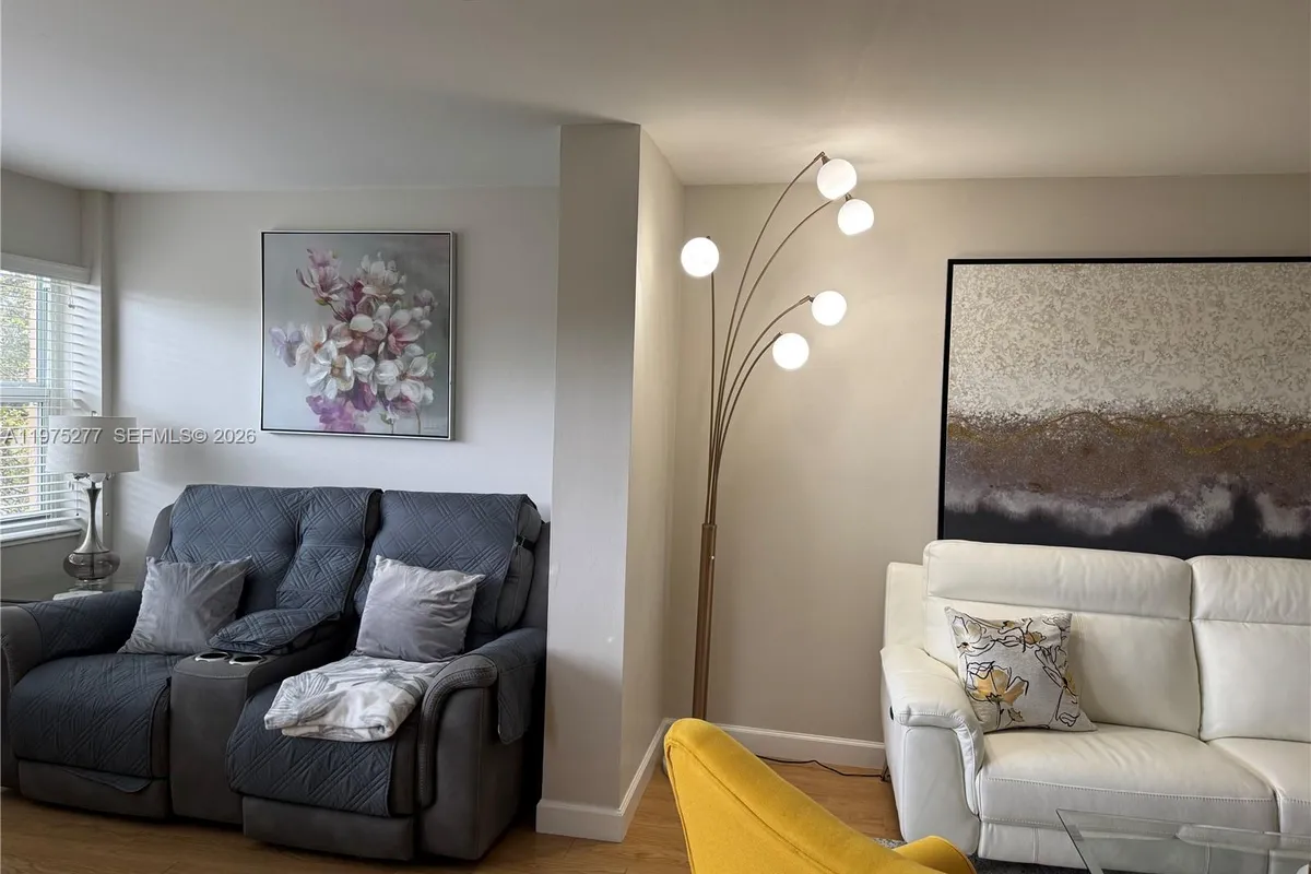 9310 Sunrise Lakes Blvd # 304, Sunrise FL 33322