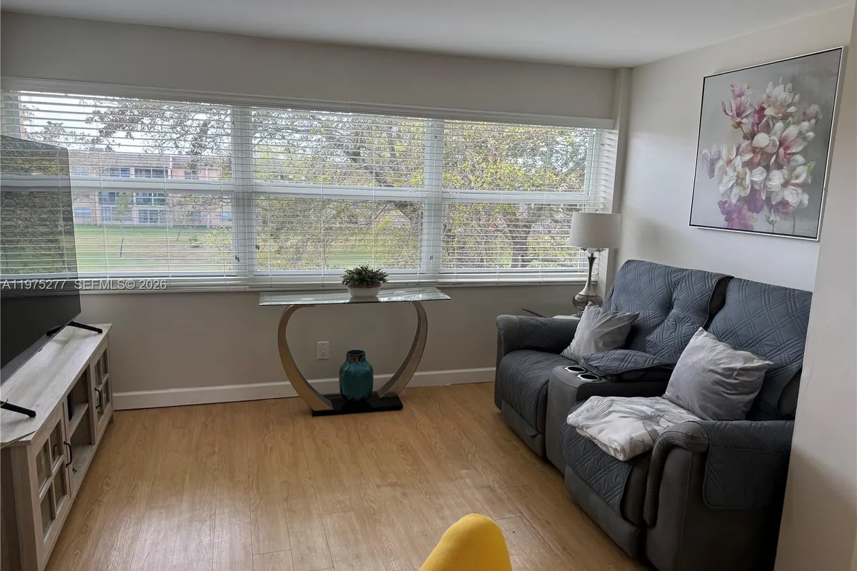 9310 Sunrise Lakes Blvd # 304, Sunrise FL 33322