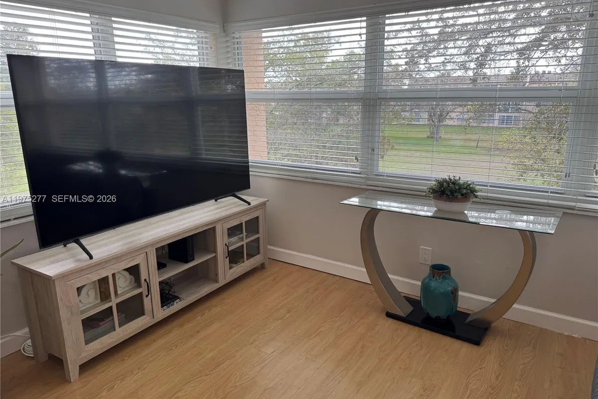 9310 Sunrise Lakes Blvd # 304, Sunrise FL 33322