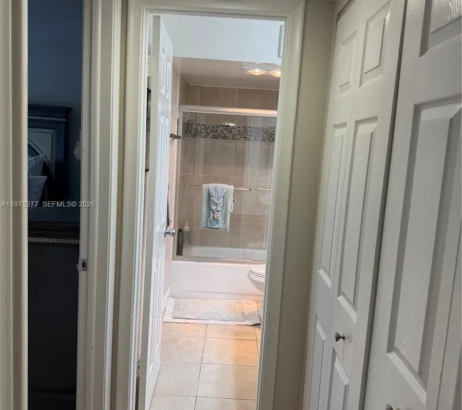 9310 Sunrise Lakes Blvd # 304, Sunrise FL 33322