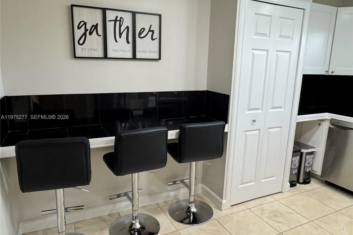 9310 Sunrise Lakes Blvd # 304, Sunrise FL 33322