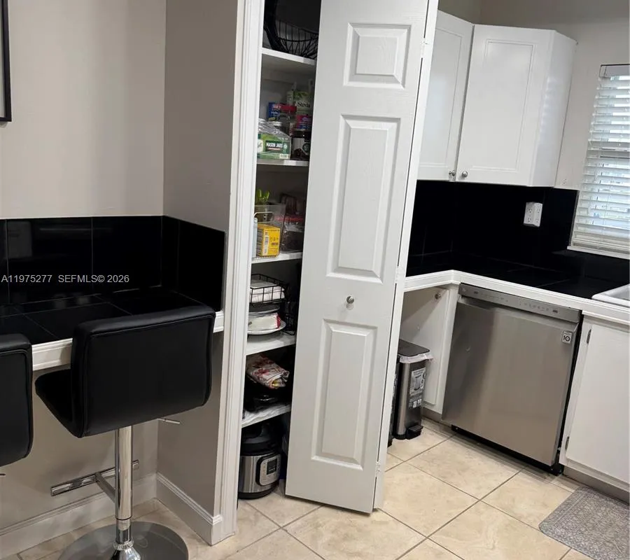 9310 Sunrise Lakes Blvd # 304, Sunrise FL 33322