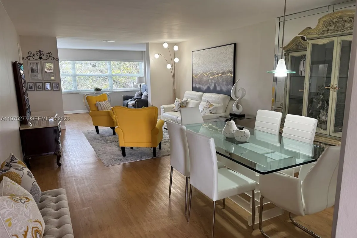 9310 Sunrise Lakes Blvd # 304, Sunrise FL 33322