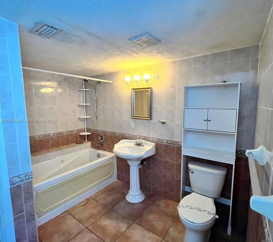 8075 SE Palm St # 1, Hobe Sound FL 33455