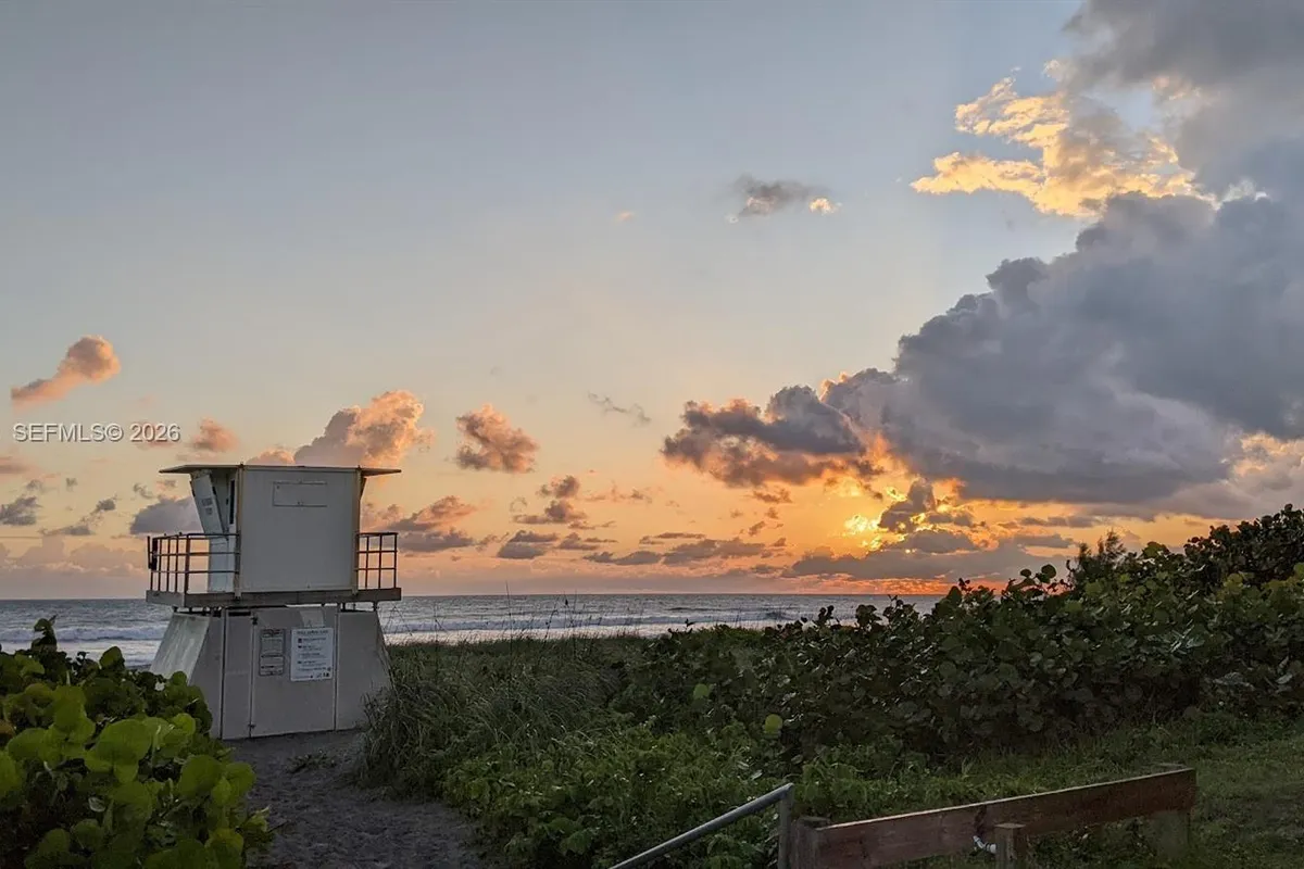 8075 SE Palm St # 1, Hobe Sound FL 33455