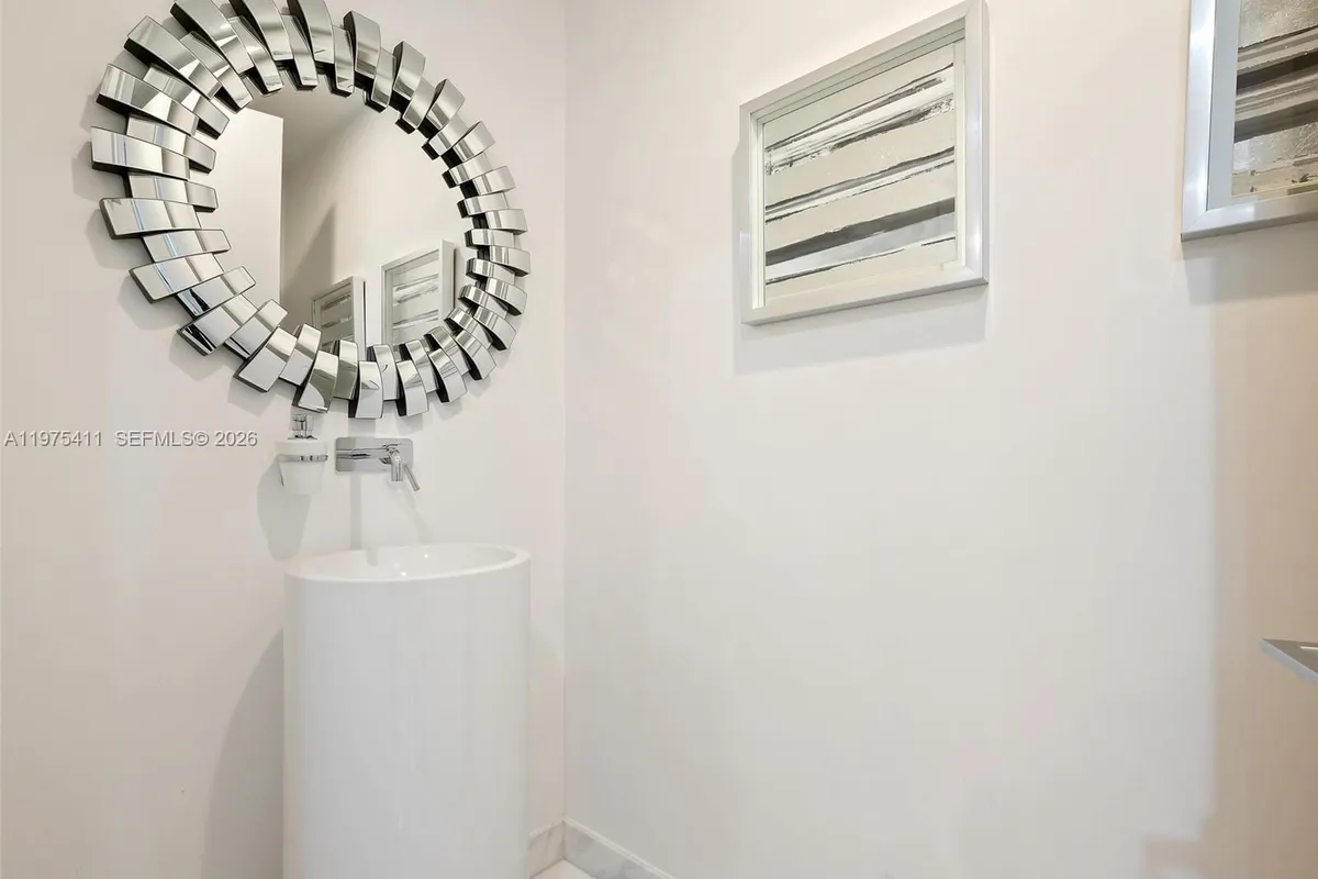 10203 Collins Ave # 1105, Bal Harbour FL 33154