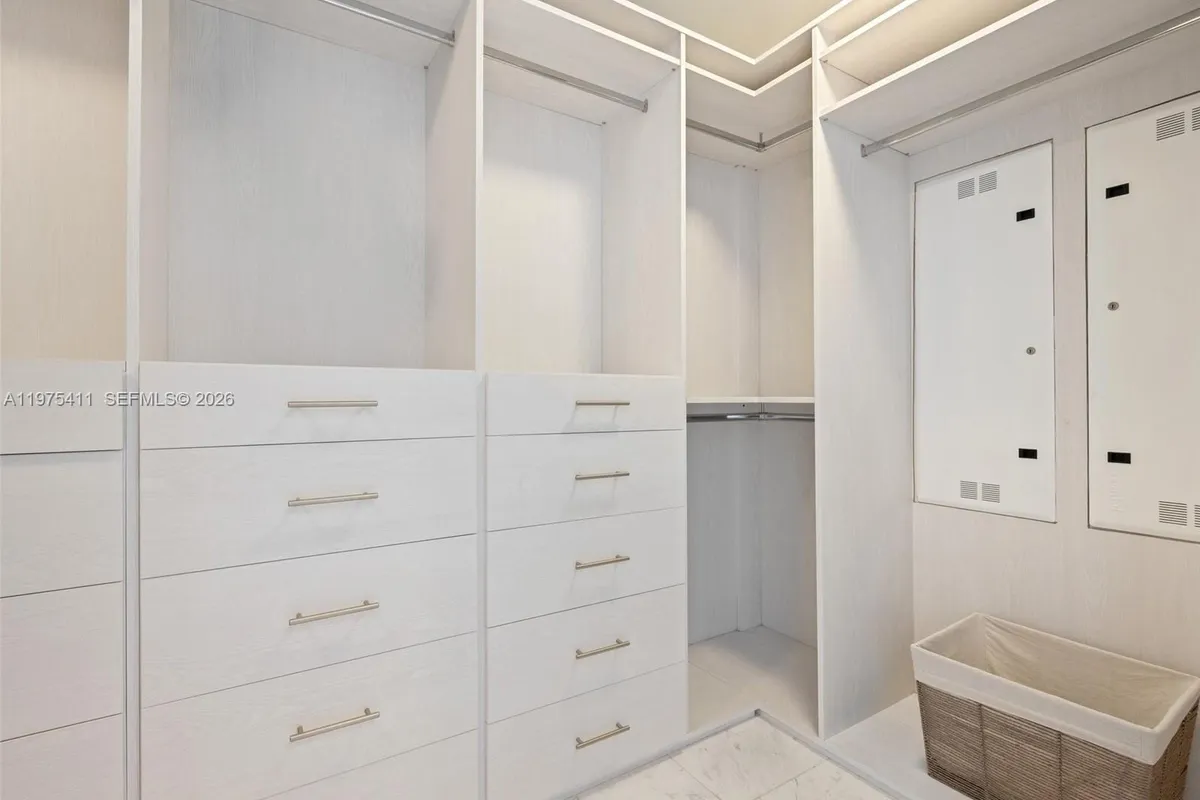 10203 Collins Ave # 1105, Bal Harbour FL 33154