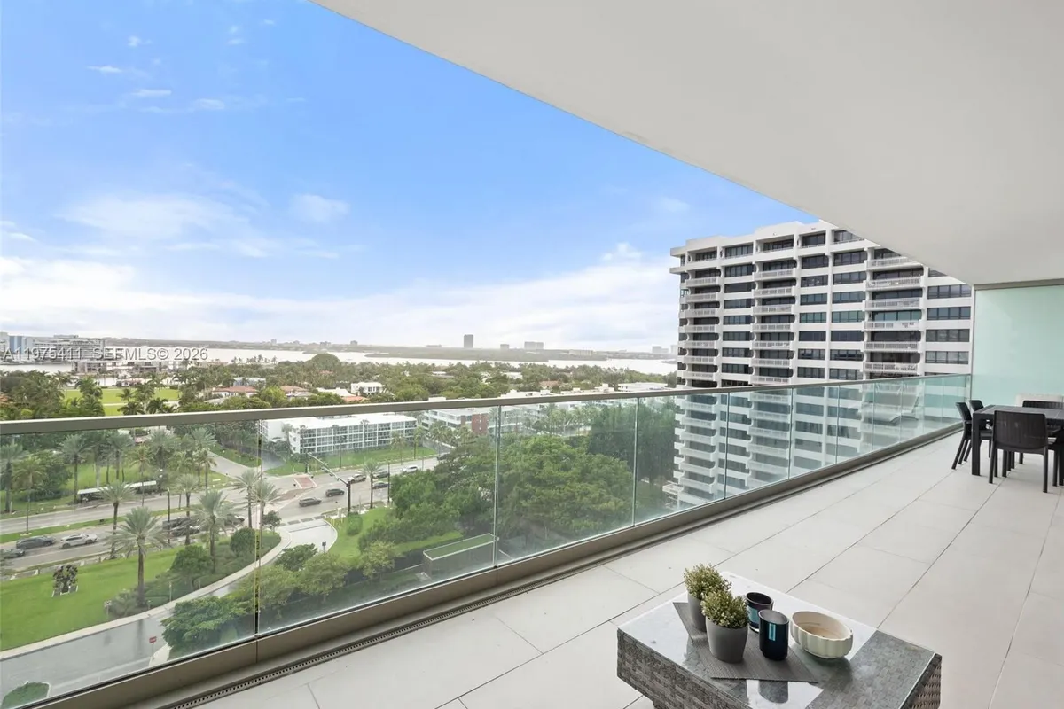 10203 Collins Ave # 1105, Bal Harbour FL 33154