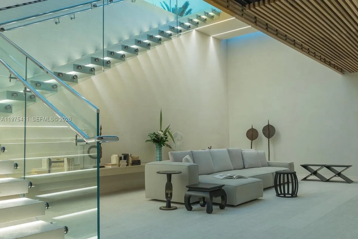 10203 Collins Ave # 1105, Bal Harbour FL 33154