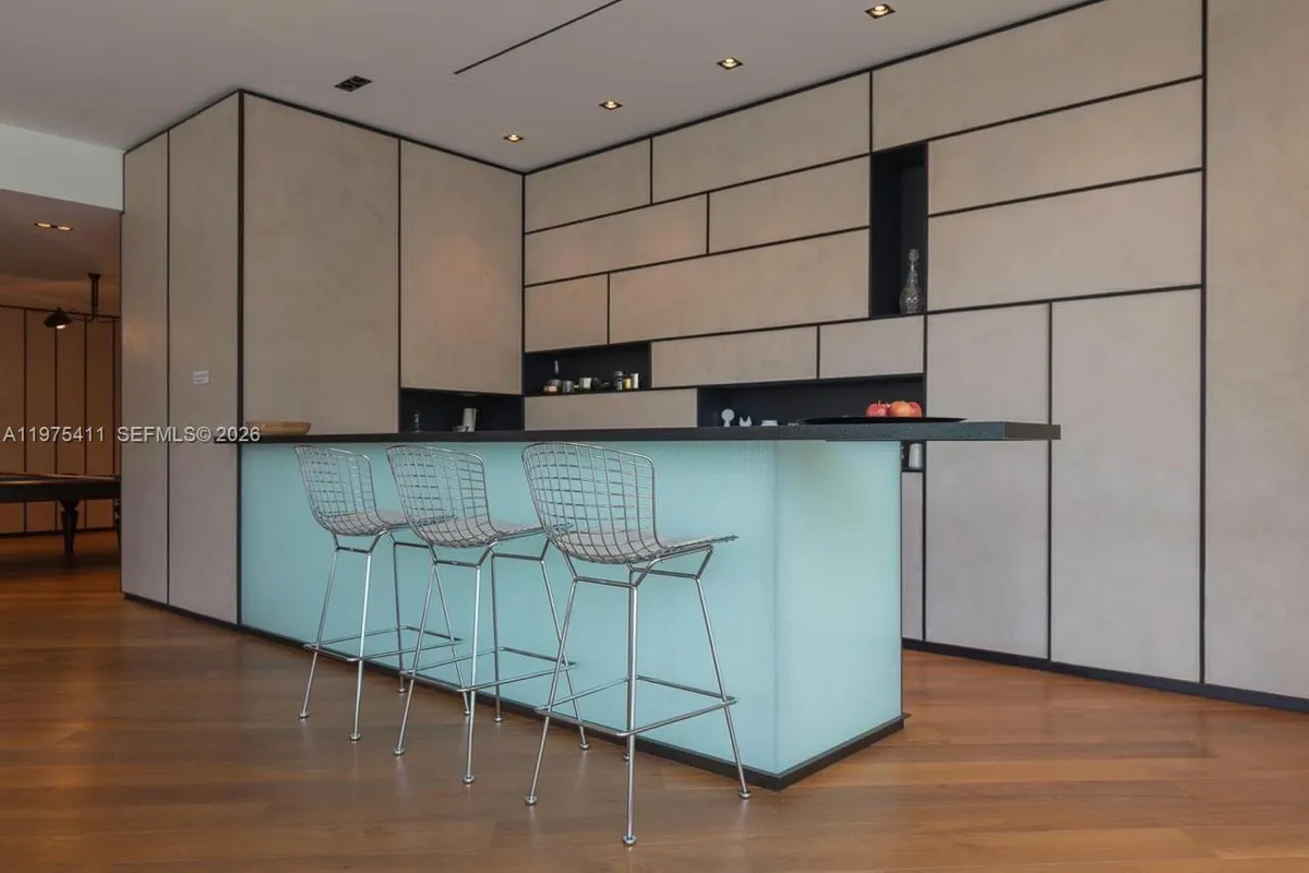 10203 Collins Ave # 1105, Bal Harbour FL 33154