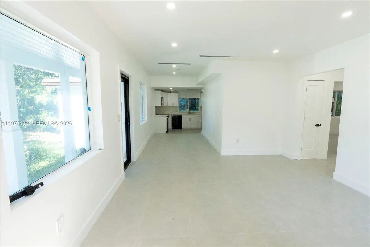 905 Tangier St, Coral Gables FL 33134