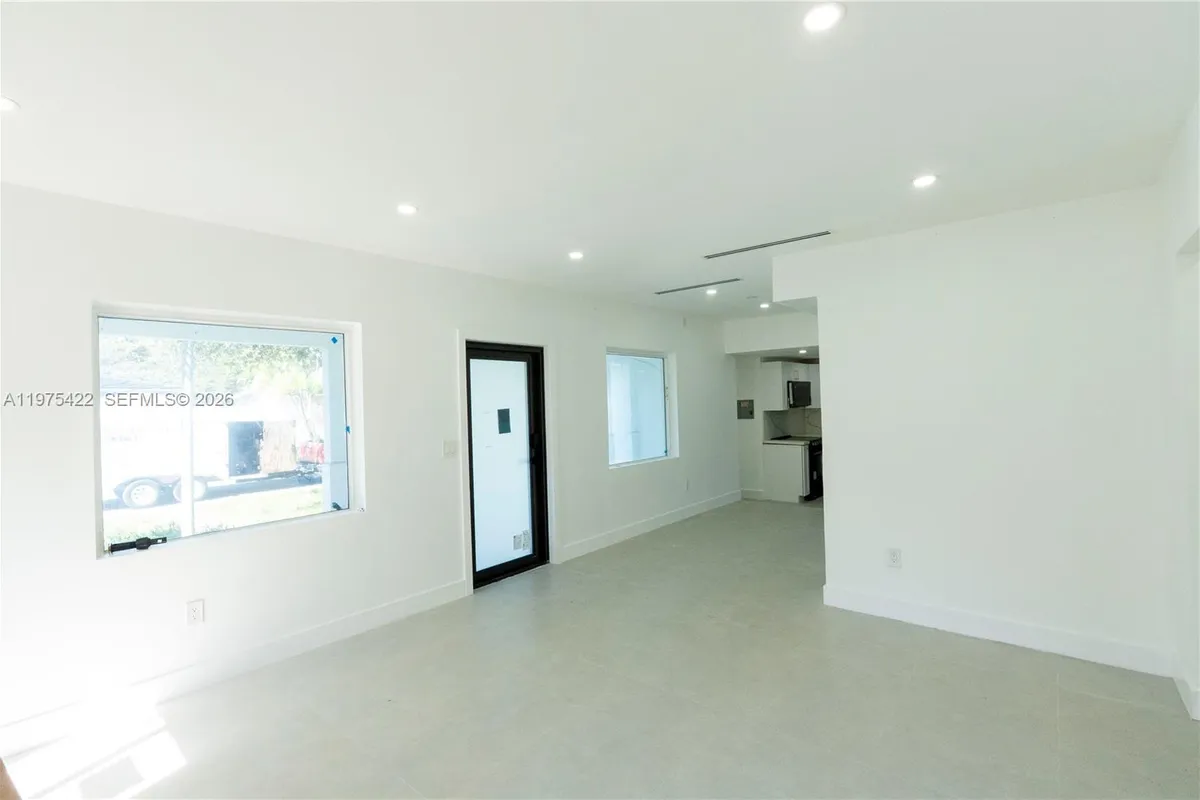 905 Tangier St, Coral Gables FL 33134