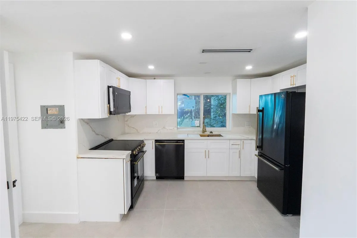 905 Tangier St, Coral Gables FL 33134