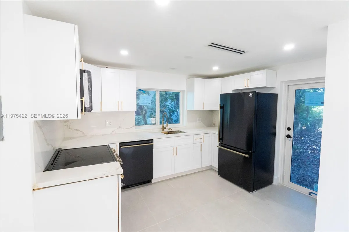 905 Tangier St, Coral Gables FL 33134