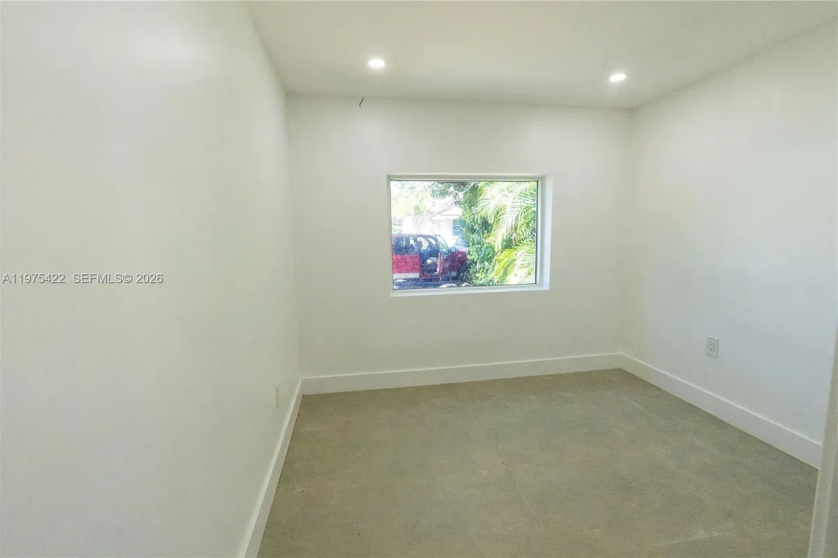 905 Tangier St, Coral Gables FL 33134