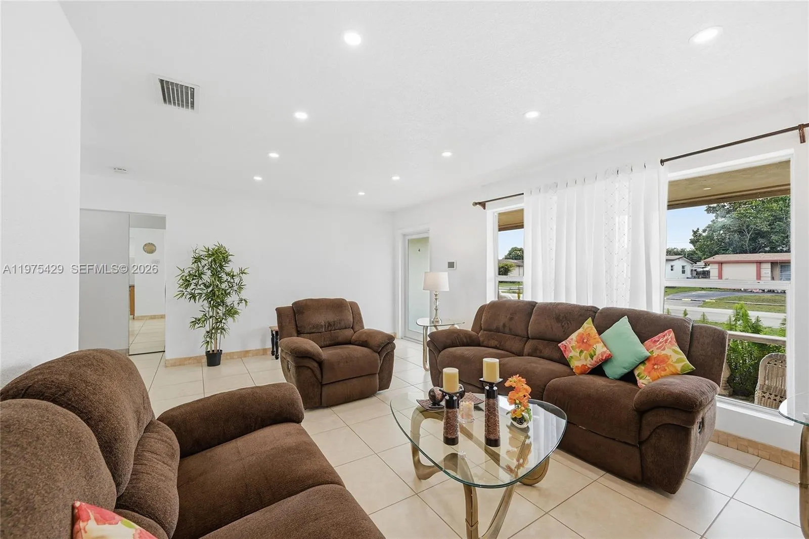 8641 NW 25th Ct, Sunrise FL 33322