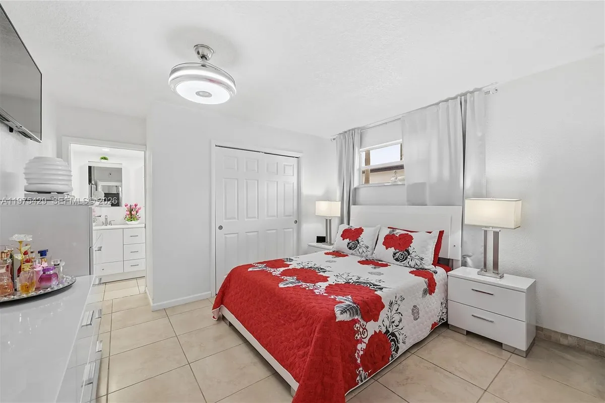 8641 NW 25th Ct, Sunrise FL 33322