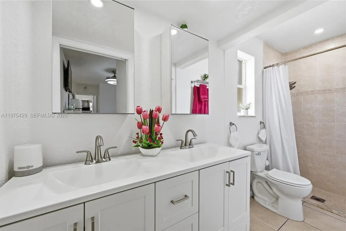 8641 NW 25th Ct, Sunrise FL 33322