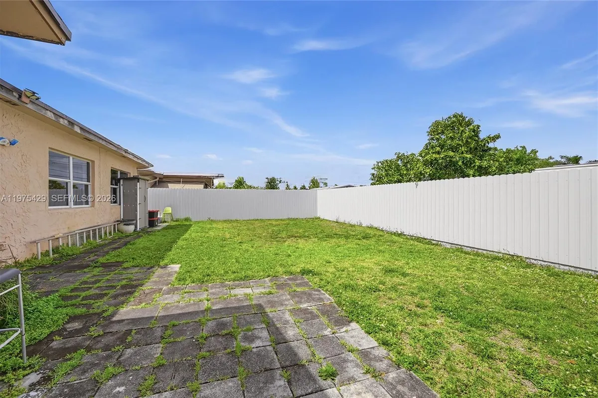 8641 NW 25th Ct, Sunrise FL 33322