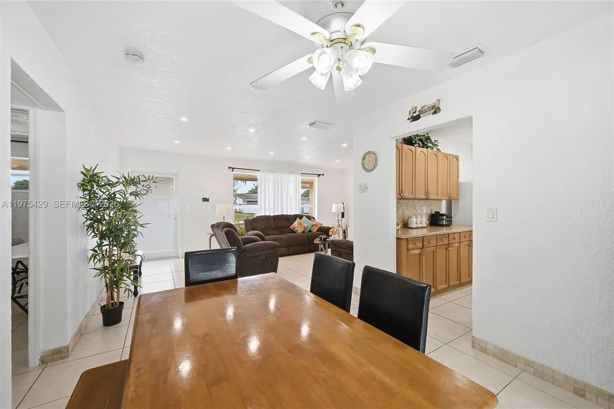 8641 NW 25th Ct, Sunrise FL 33322