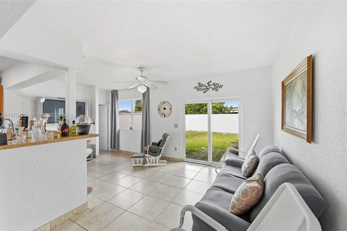 8641 NW 25th Ct, Sunrise FL 33322