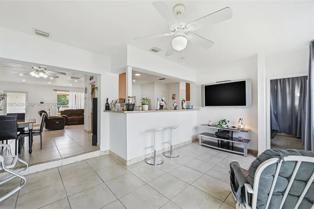 8641 NW 25th Ct, Sunrise FL 33322