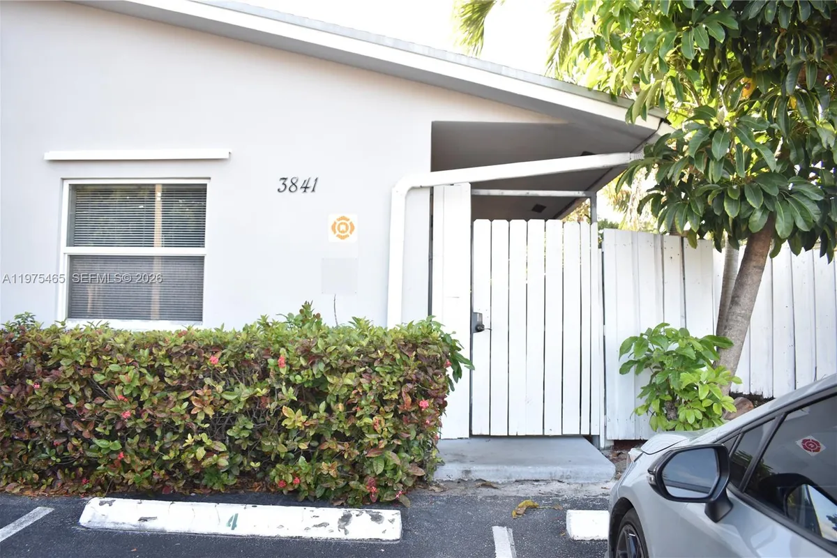 3841 NE 3rd Ave # 2, Oakland Park FL 33334