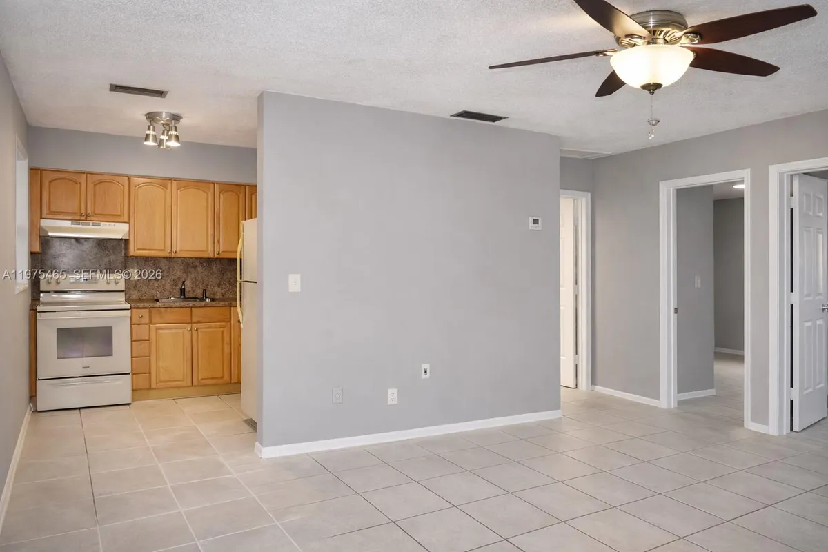 3841 NE 3rd Ave # 2, Oakland Park FL 33334