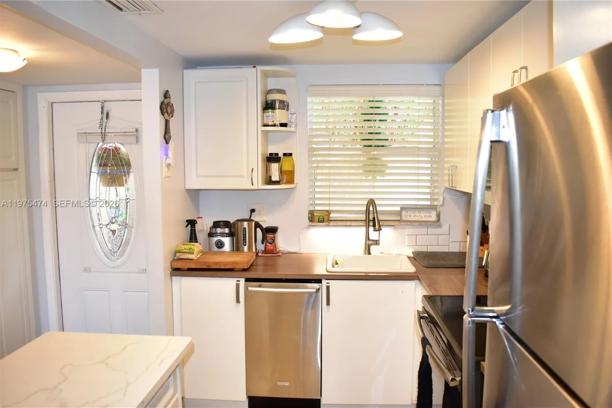 2801 N Pine Island Rd # 112, Sunrise FL 33322