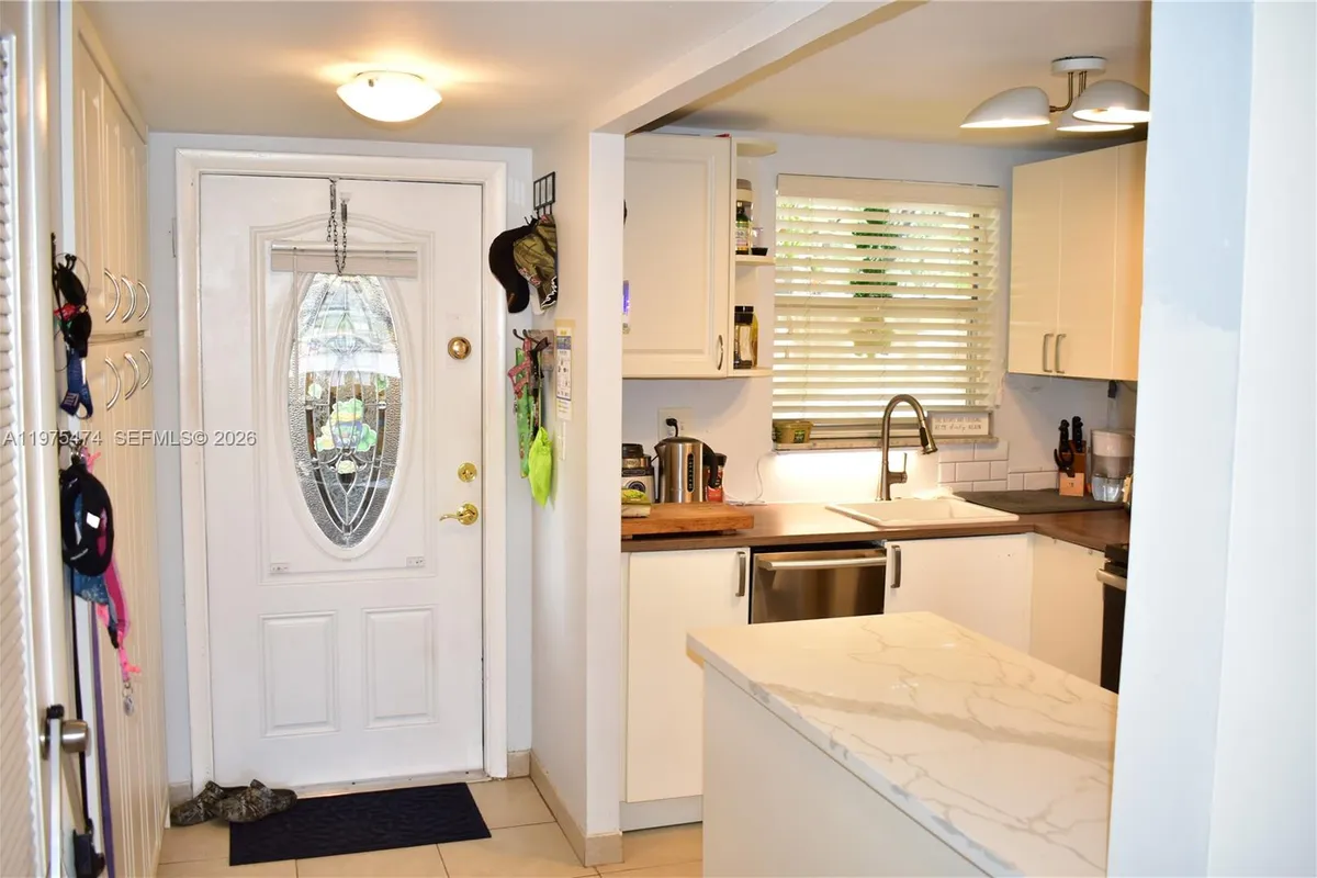 2801 N Pine Island Rd # 112, Sunrise FL 33322