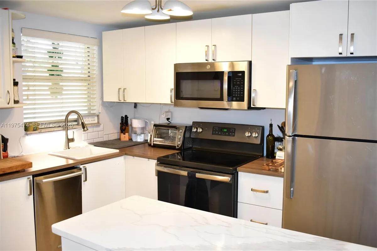 2801 N Pine Island Rd # 112, Sunrise FL 33322