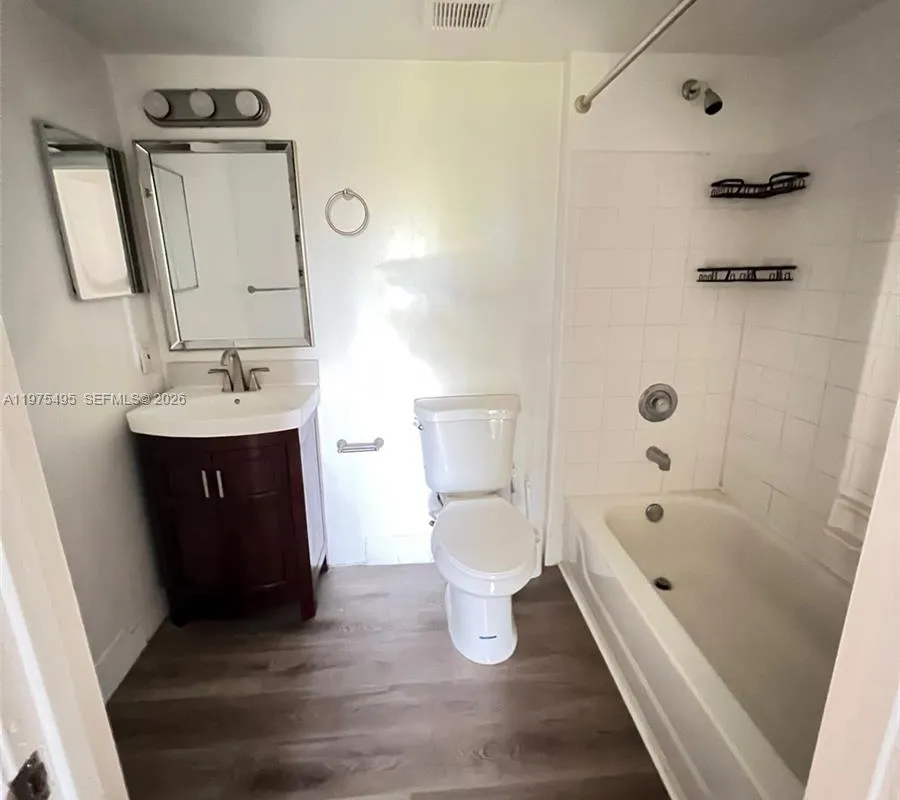 440 S Park Rd # 202, Hollywood FL 33021