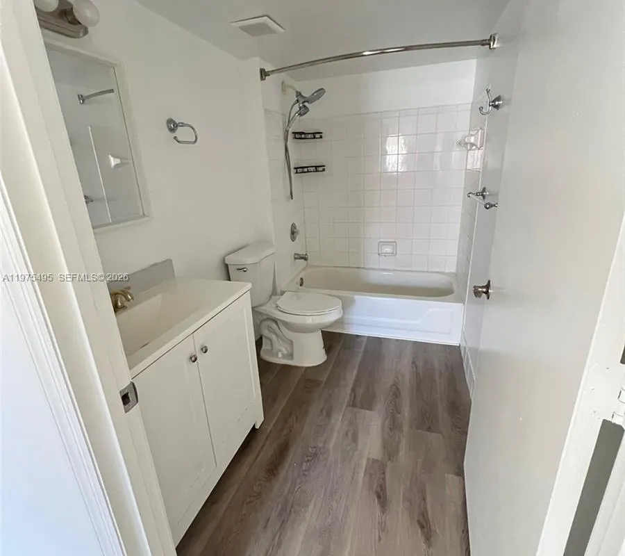 440 S Park Rd # 202, Hollywood FL 33021