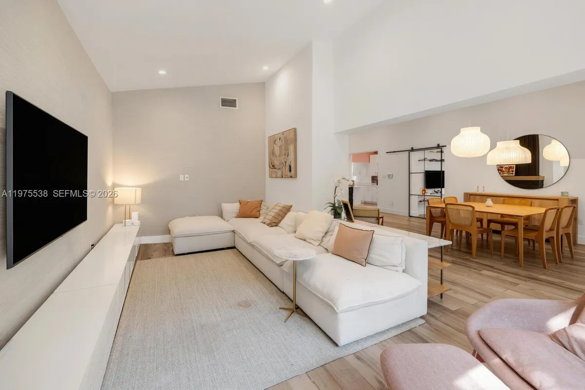 7630 NE 8th Ave, Miami FL 33138