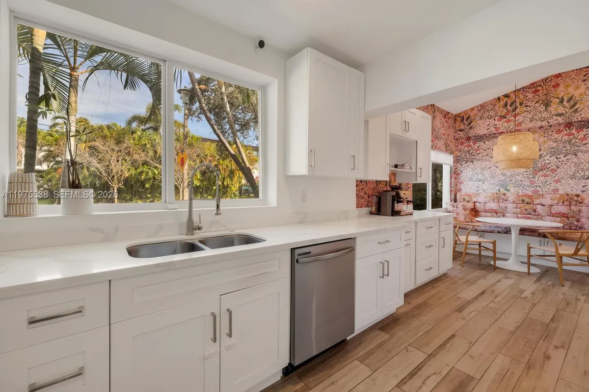 7630 NE 8th Ave, Miami FL 33138