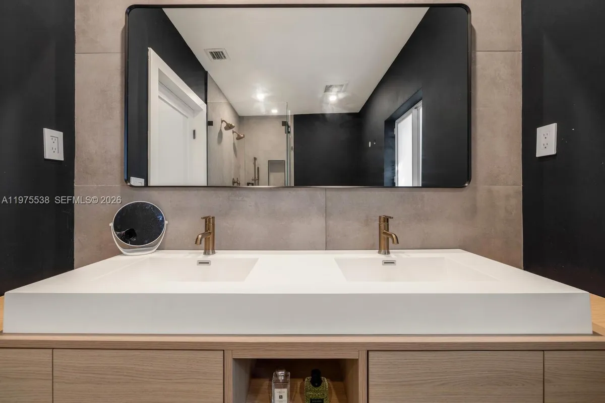 7630 NE 8th Ave, Miami FL 33138