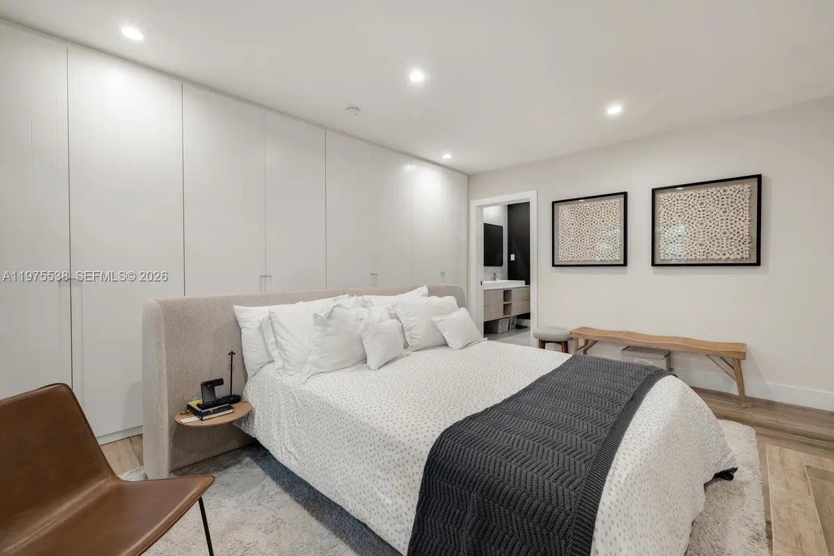 7630 NE 8th Ave, Miami FL 33138