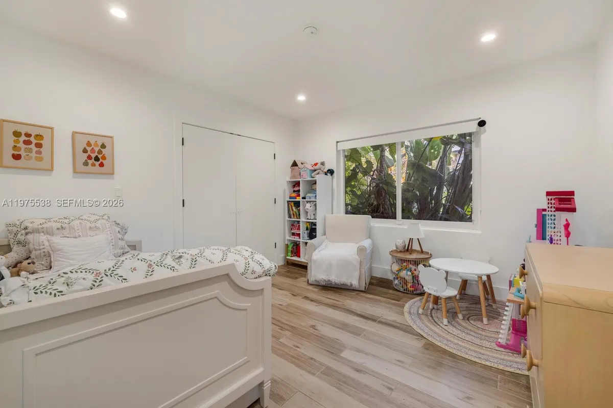 7630 NE 8th Ave, Miami FL 33138