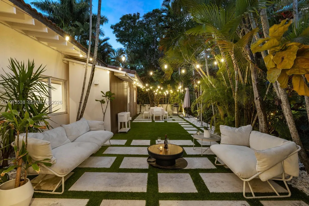 7630 NE 8th Ave, Miami FL 33138