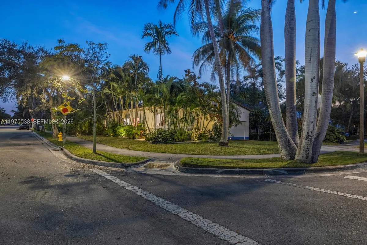 7630 NE 8th Ave, Miami FL 33138