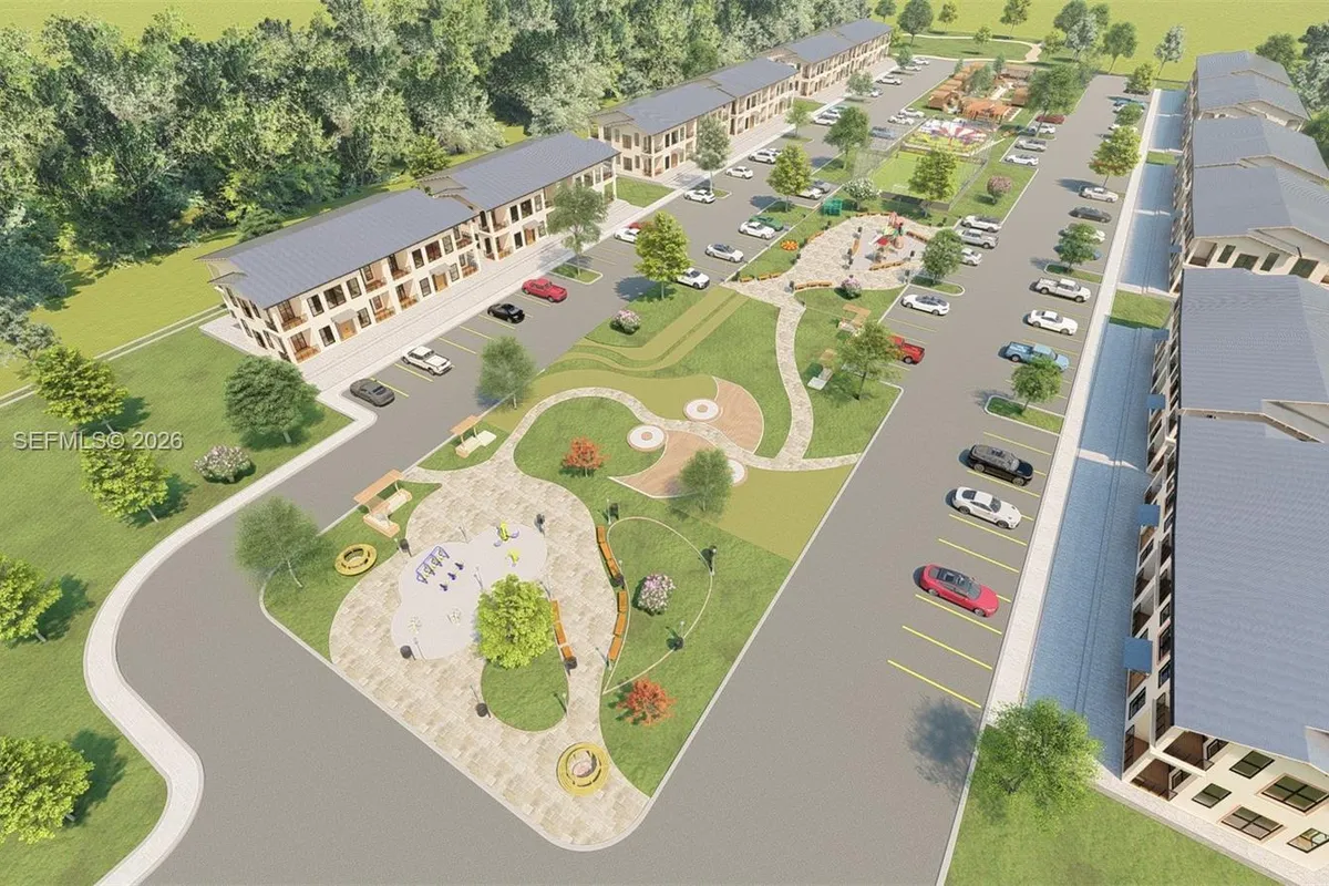 615 W Cowboy Way, La Belle FL 33935