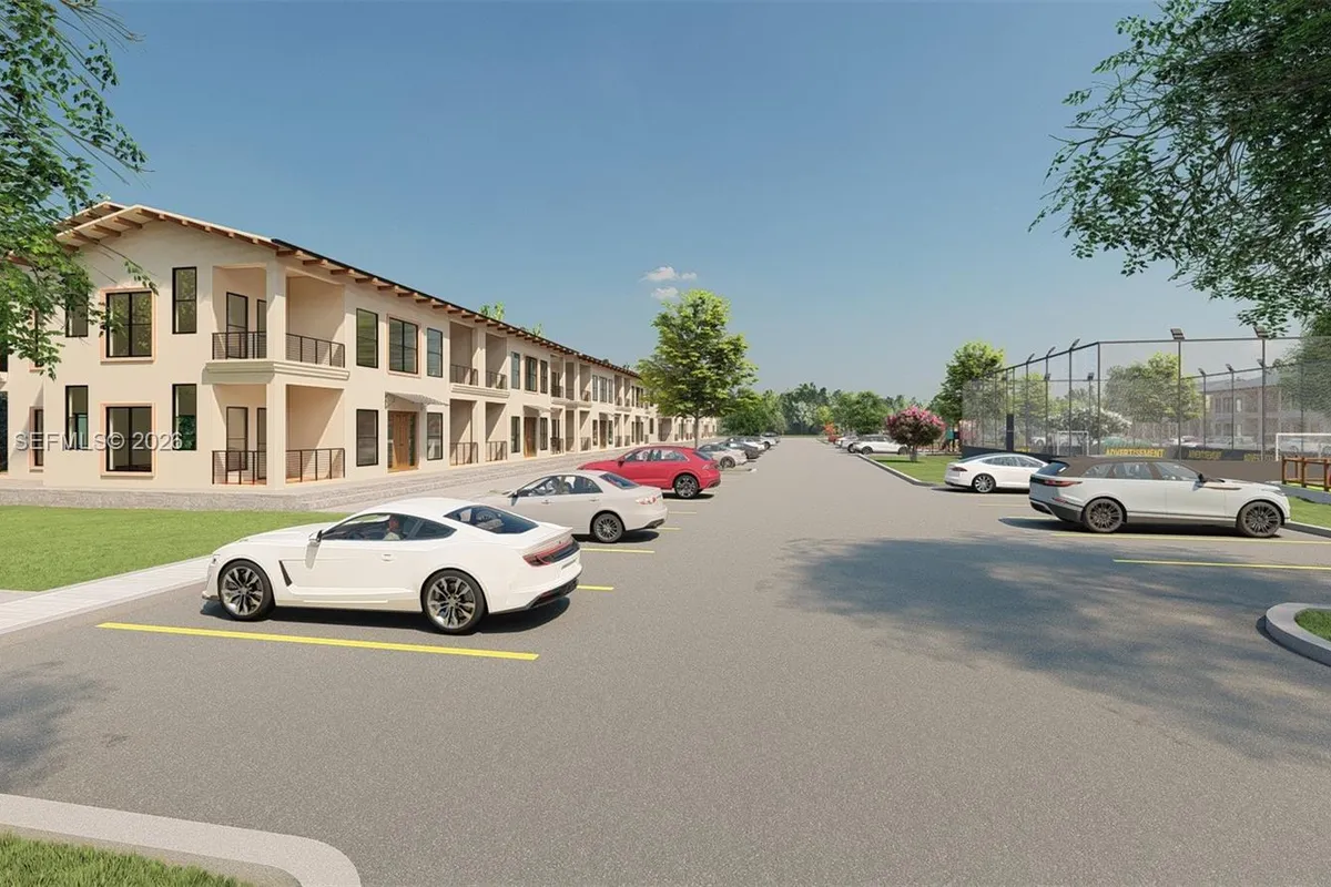 615 W Cowboy Way, La Belle FL 33935