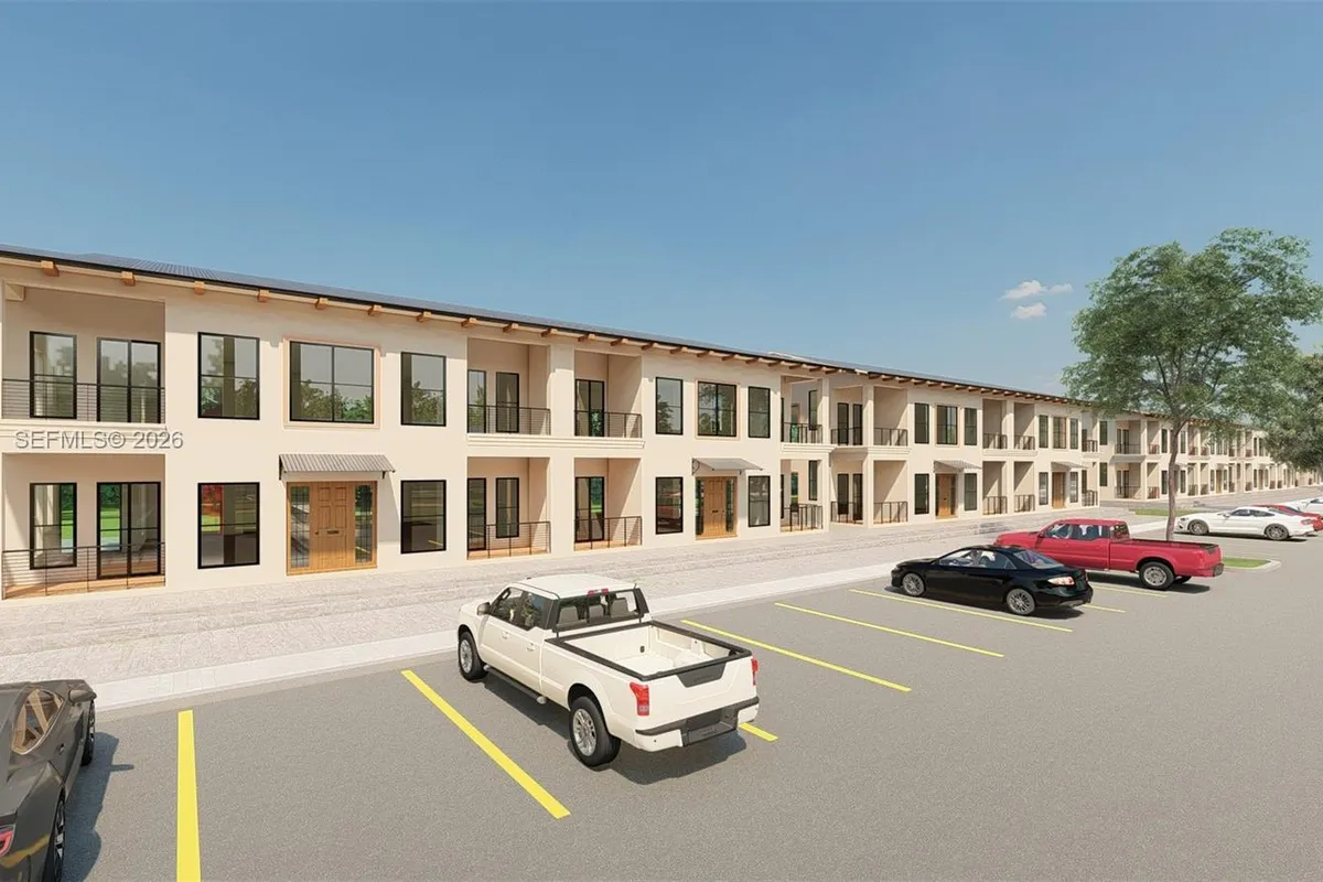 615 W Cowboy Way, La Belle FL 33935