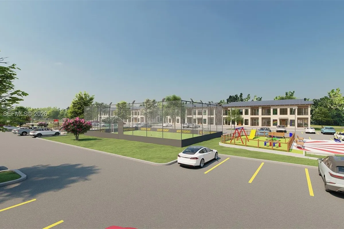 615 W Cowboy Way, La Belle FL 33935