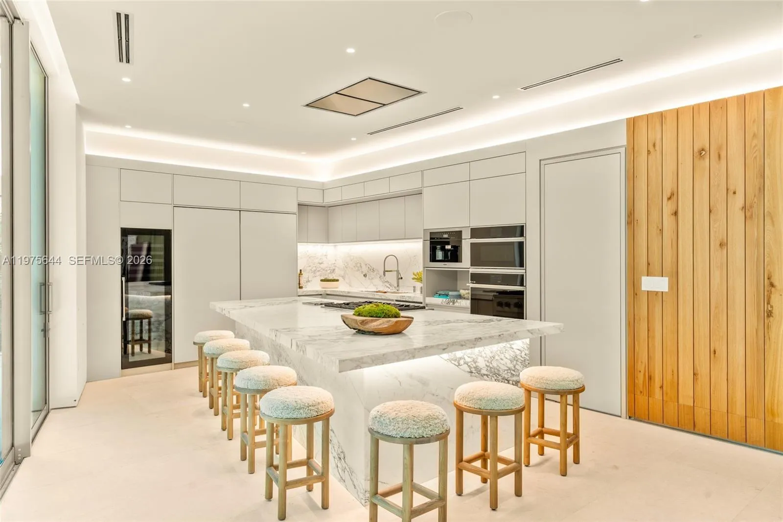 1616 Onaway Dr, Miami FL 33133