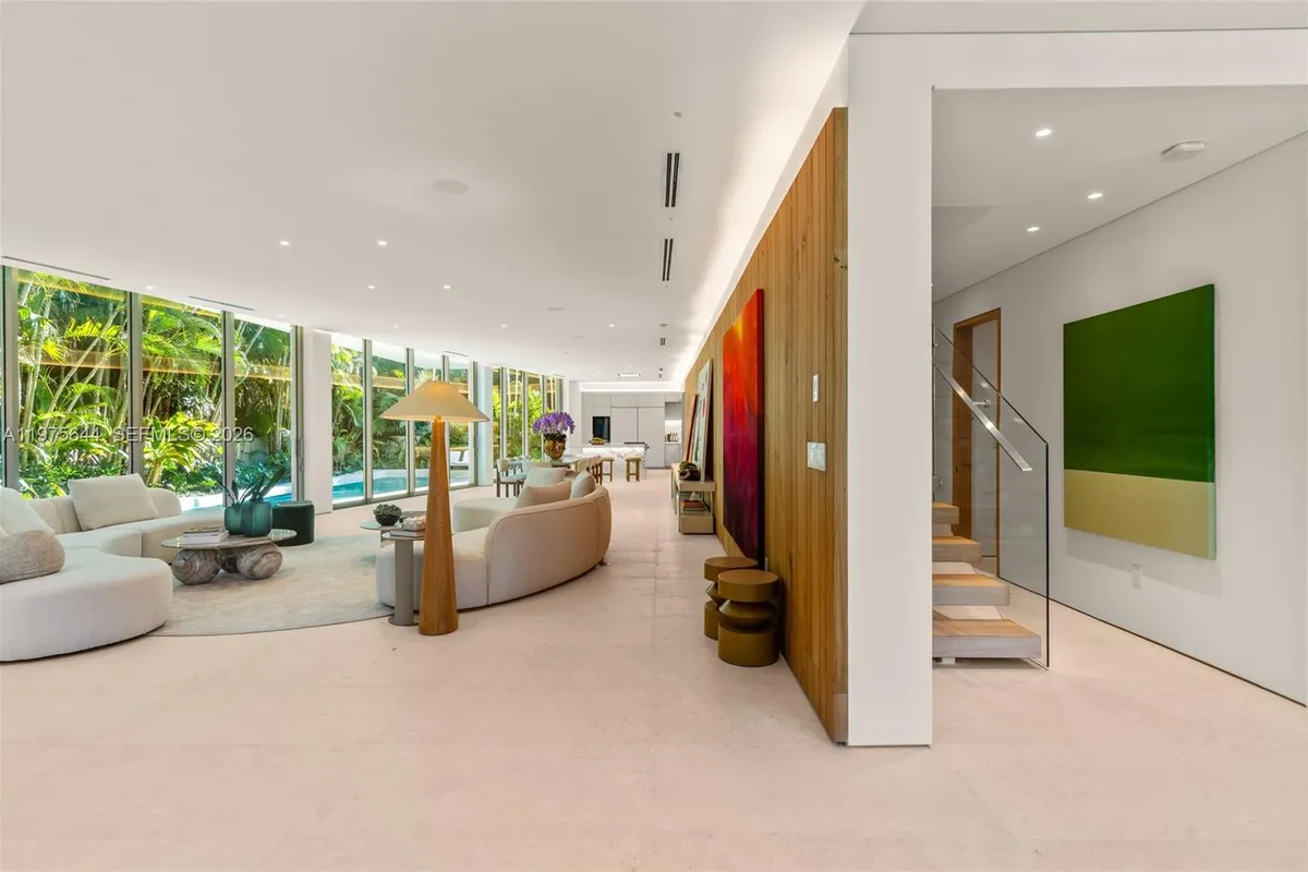 1616 Onaway Dr, Miami FL 33133