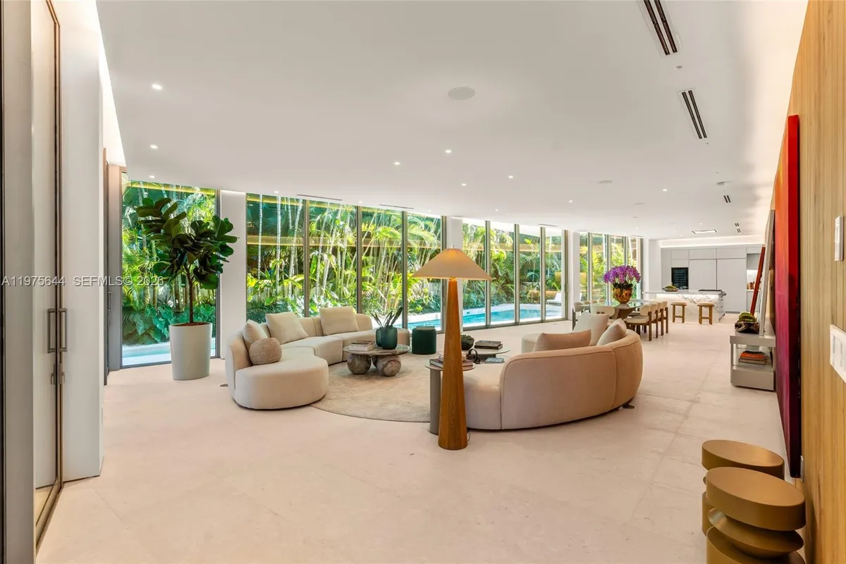 1616 Onaway Dr, Miami FL 33133